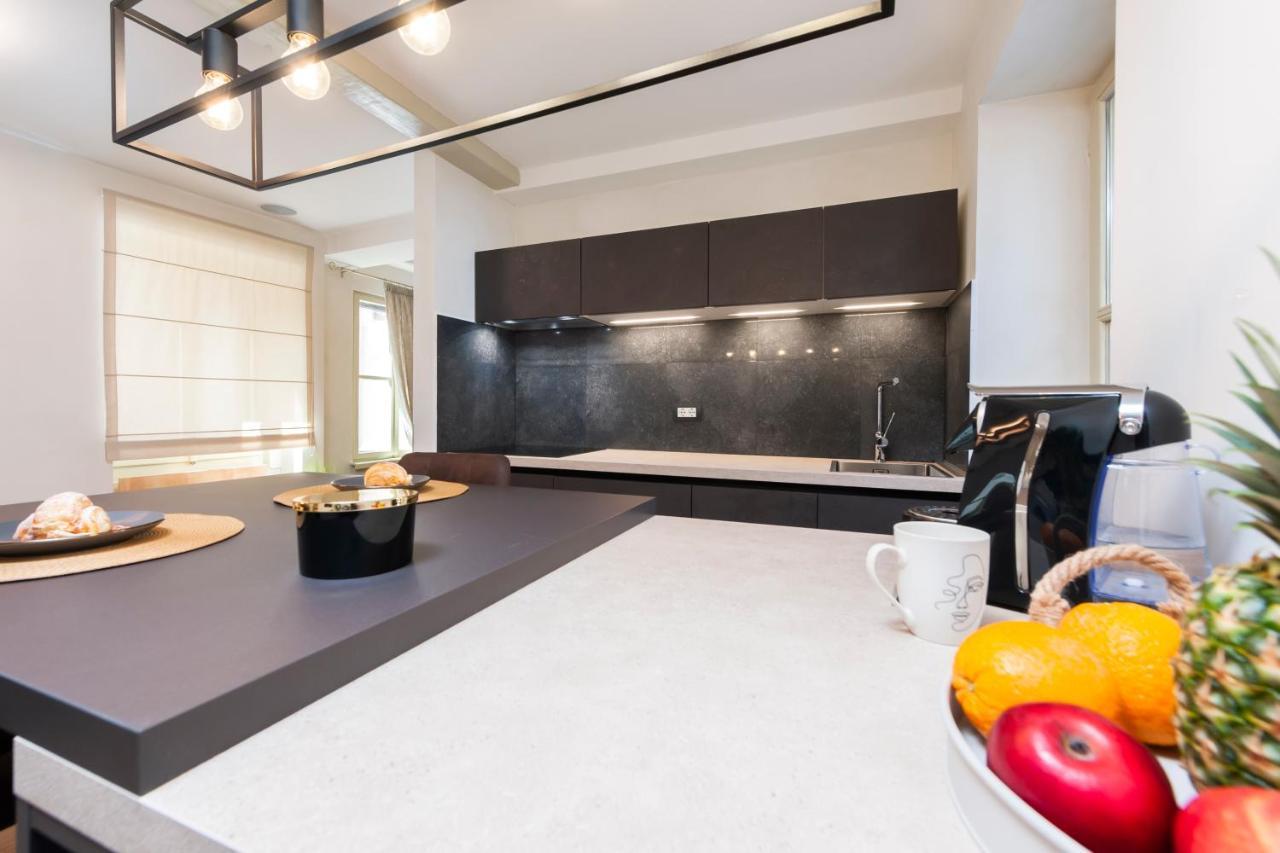 Dc II Downtown Apartment Rovinj Exterior photo